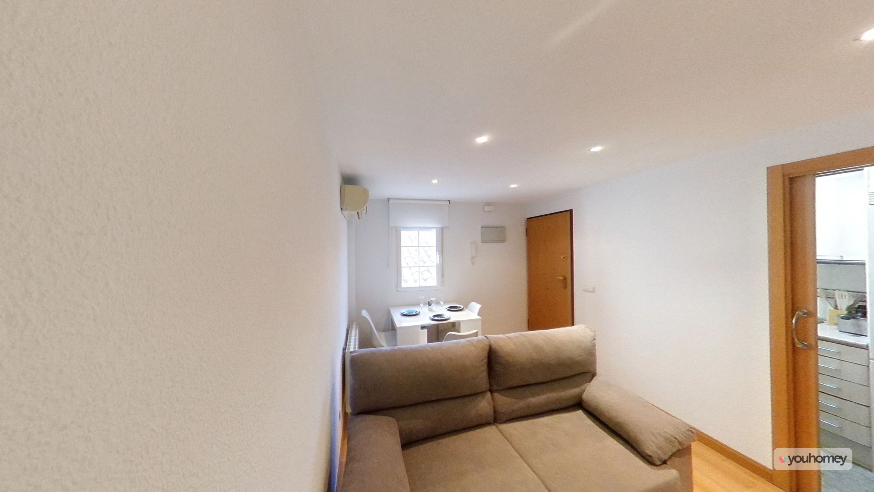 Property in Embajadores — photo 4