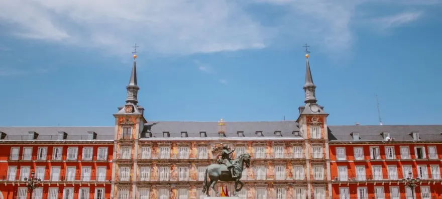 Frenazo compraventa vivienda Madrid 2026: 40 visitas para vender un piso
